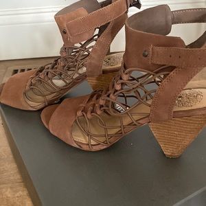 Vince Camuto Womens Evel Caged Heeled Sandals Size 7.5 smoke taupe color